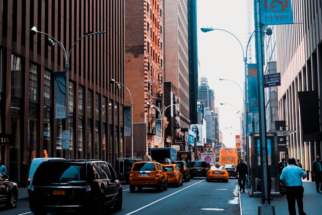 car-traffic-in-the-city